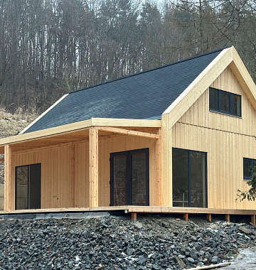 Plus qu'un simple chalet d'été : La maison modulaire MENDE V12_A